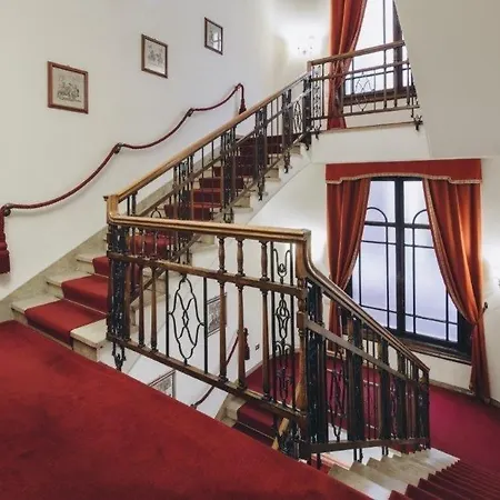 Roma Hotel 4*