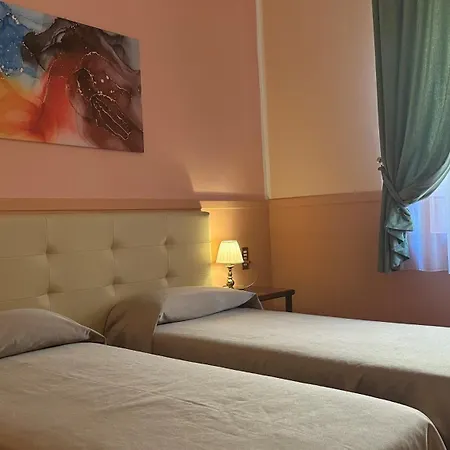 Roma Hotel 4*